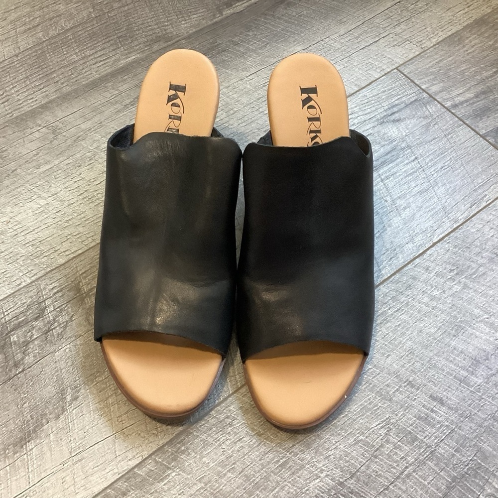Korks Wedge SandalsSize 11M